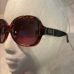 Inspired Tortoise and Black Sunglasses